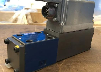 MODEL- SERVO VALVE REXROTH MNR-0811404803 (4WRPEH 10 C4 B100L-2X/G24K0/A1M)