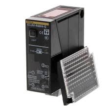 RETRO-REF SENSOR :-E3JM-R4M4-G,24-240V  E.Q. E3JMR4M4G 24TO2 OMRON