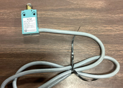 MODEL-LIMIT SWITCH XCMA102 TELEMECNEIQUE
